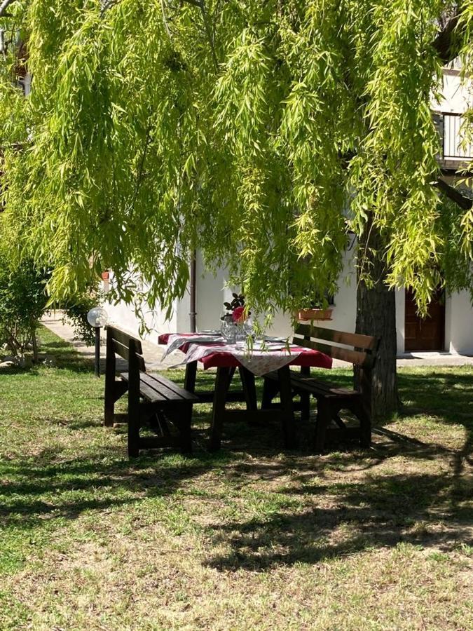 Agriturismo Il Portico Пенне Экстерьер фото